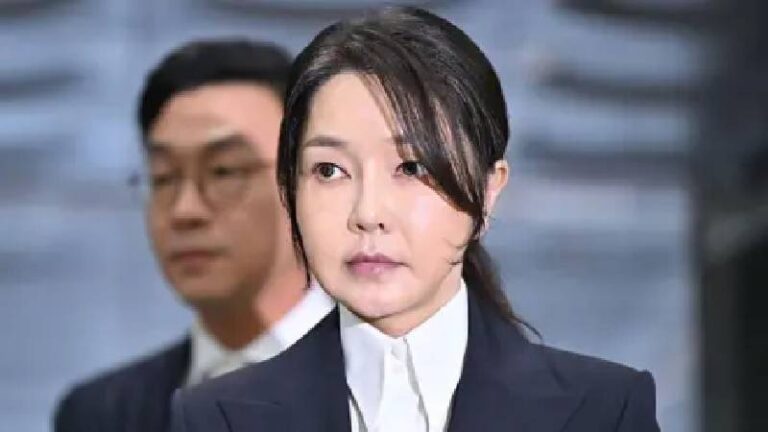 guney-korenin-tutuklu-eski-baskani-yoon-suk-yeolun-esi-de-tutuklandi-QNlxns9W.jpg