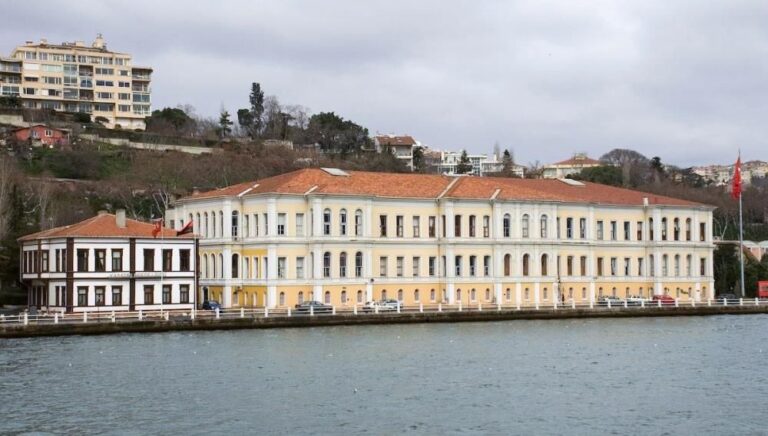 lgs-sampiyonlarinin-istanbul-tercihleri-belli-oldu-iste-istanbulun-en-iyi-20-lisesi-O6vJkFEz.jpg