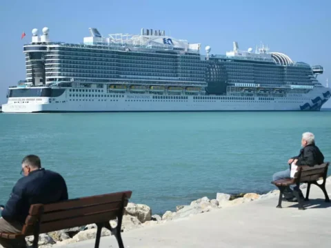 Kuşadası’na İlk Kruvaziyer Gemisi Seferi Gerçekleşti