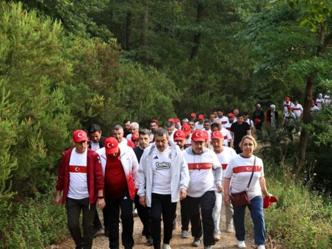 Milli Eğitim Bakanı Tekin, Sakarya’da ‘Huzur ve kardeşlik’ yürüyüşüne katıldı